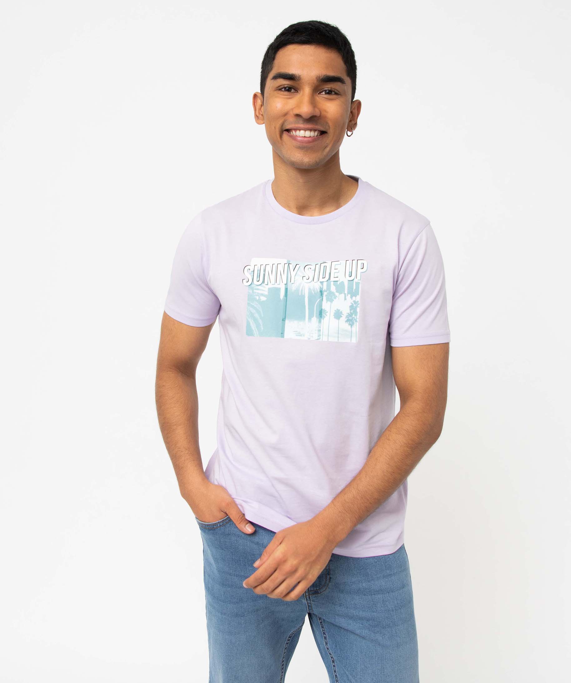 Tee-shirt homme à manches courtes à motif estival violet clair | GEMO