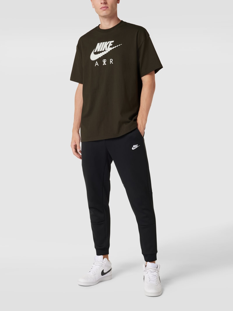 T-Shirt mit Label-Print in schwarz