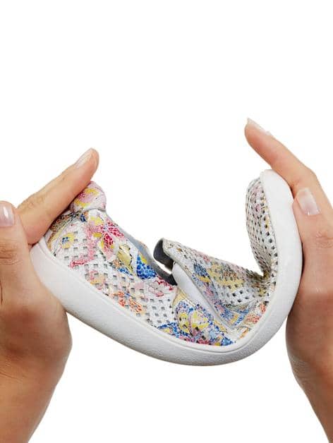 Slipper mit sommerlicher Lochung