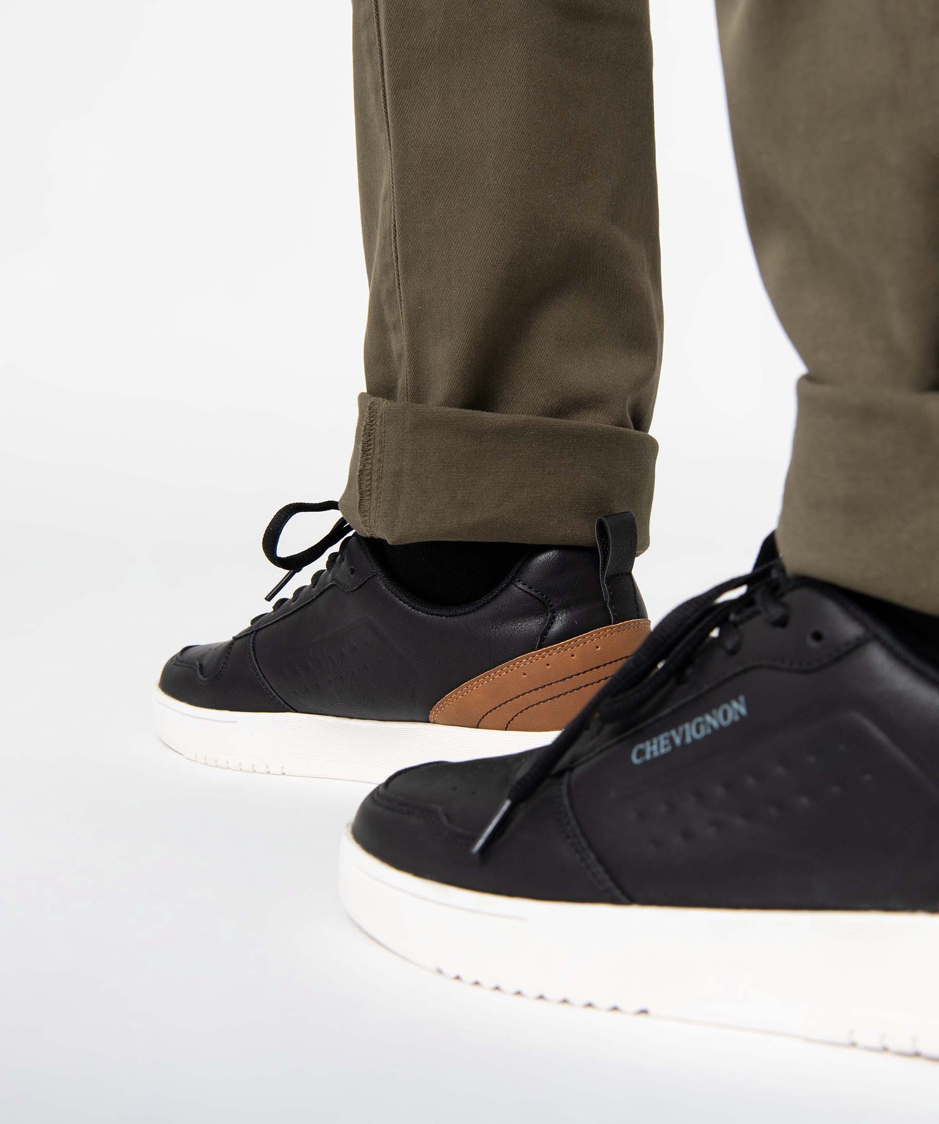 Baskets homme unies à semelle contrastante – Chevignon noir | GEMO