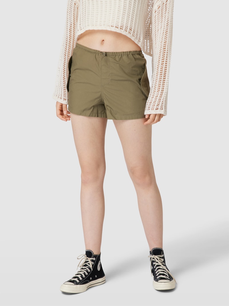 Shorts mit Pattentaschen in khaki