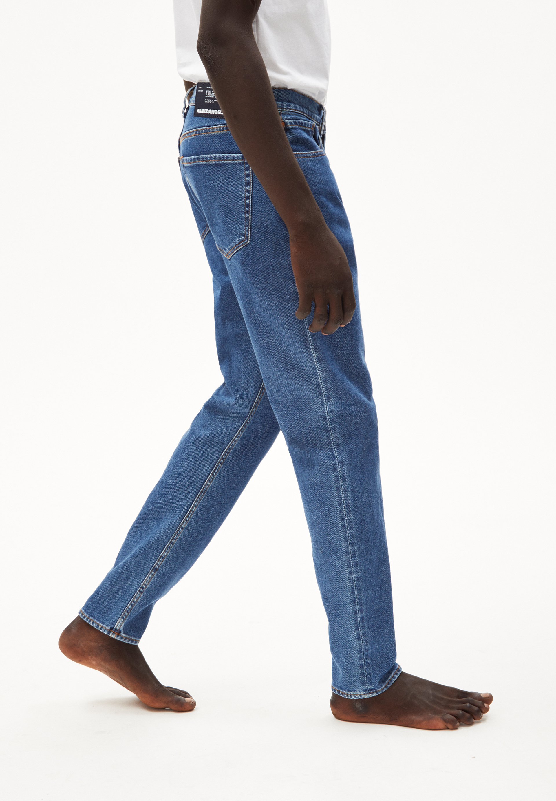 Tapered Leg Mid Waist aus Bio-Baumwoll Mix