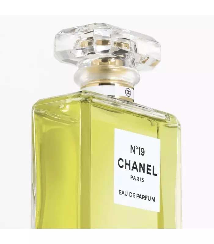 N°19  Eau de Parfum Vaporisateur