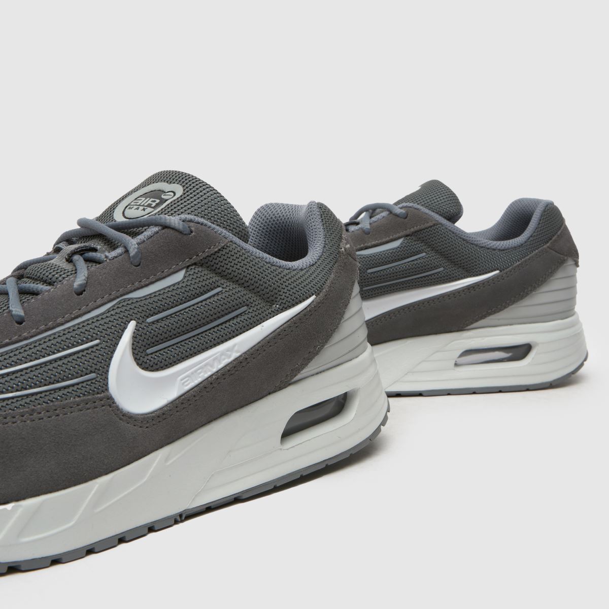 Nike Air Max Verse – Grå, flerfärgade träningsskor