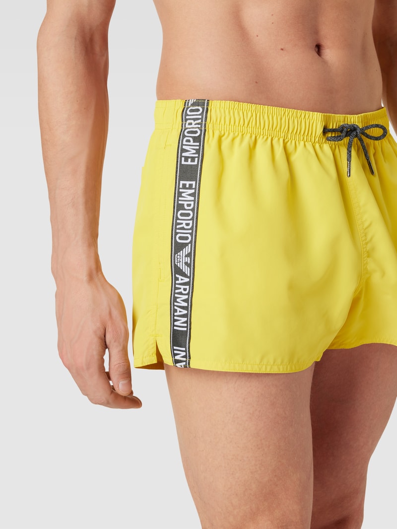 Badehose mit Galonstreifen in gelb