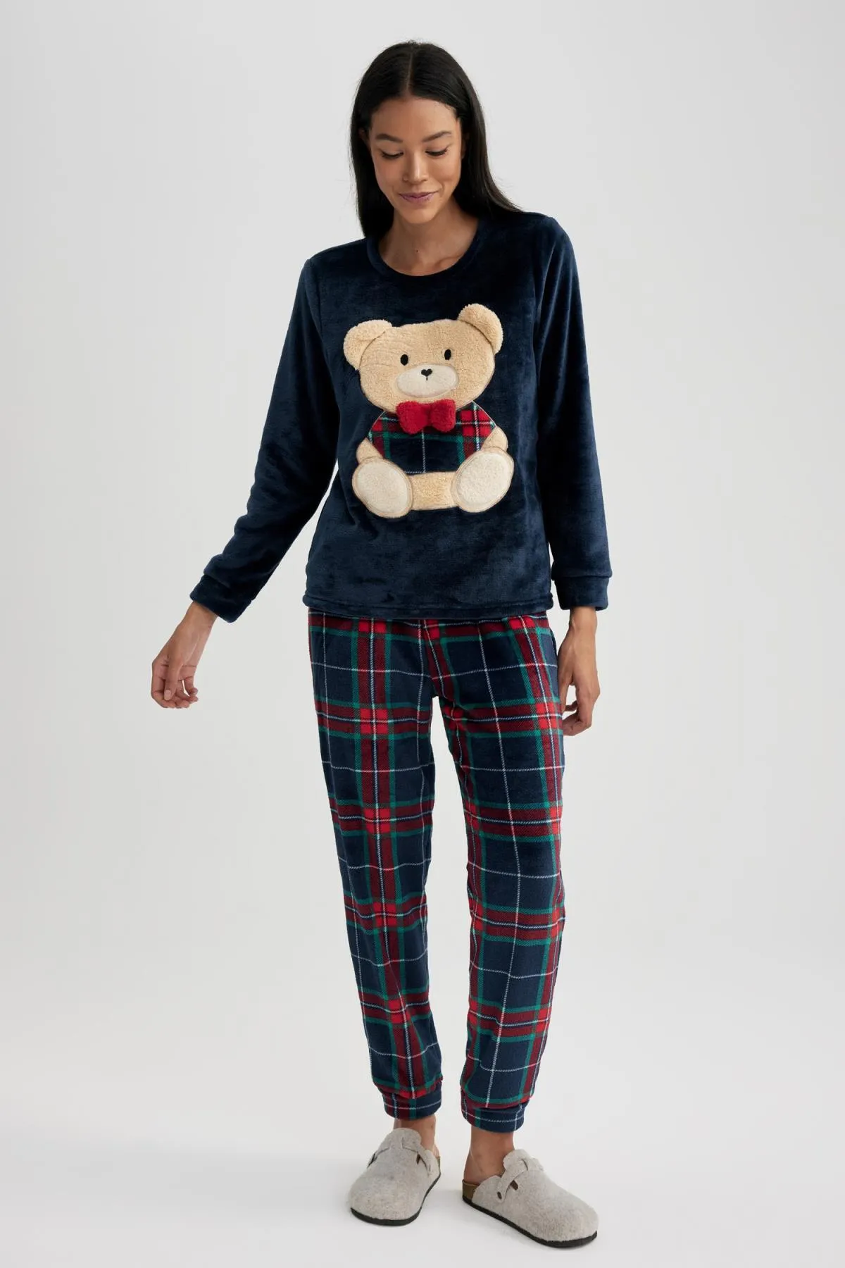 DeFacto  Verlieben Sie sich in ein langärmliges Teddybär-Polar-Pyjama-Set mit regulärer Passform