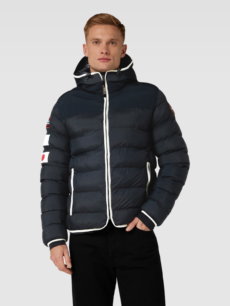 Steppjacke mit Label-Details Modell 'SHAKLETON' in schwarz
