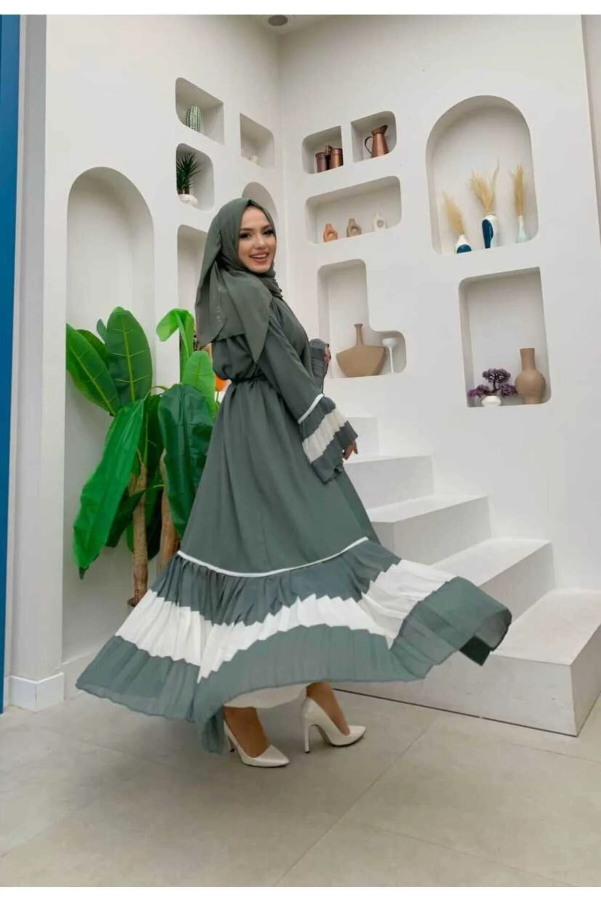 Bym Fashion  Ärmel und Rock, zweifarbig, Taillengürtel, plissierte Abaya 7454 Mint