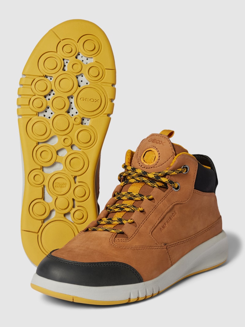 Sneaker mit Label-Prägung Modell 'AERANTER' in camel
