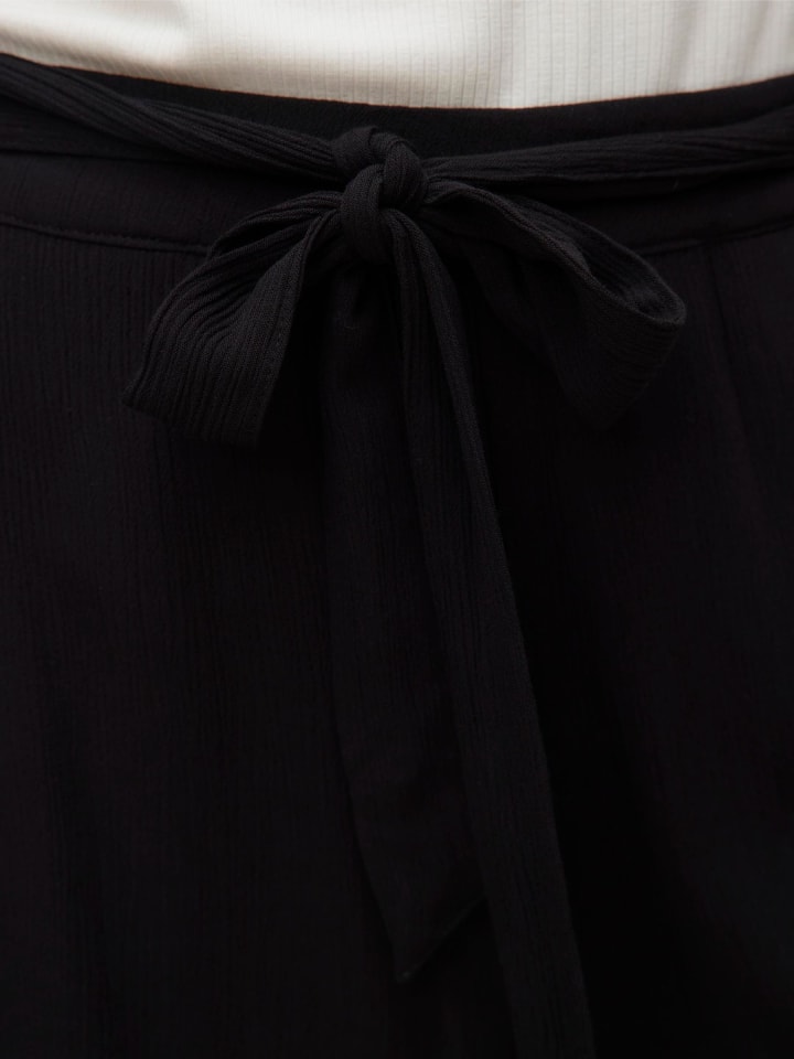 Vero Moda Shorts in Black günstig kaufen