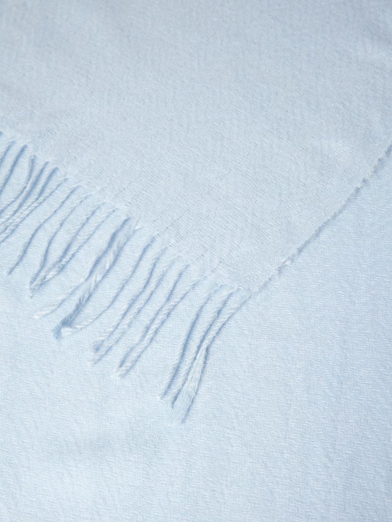 Schal mit Fransen Modell 'KIAL NEW' in hellblau