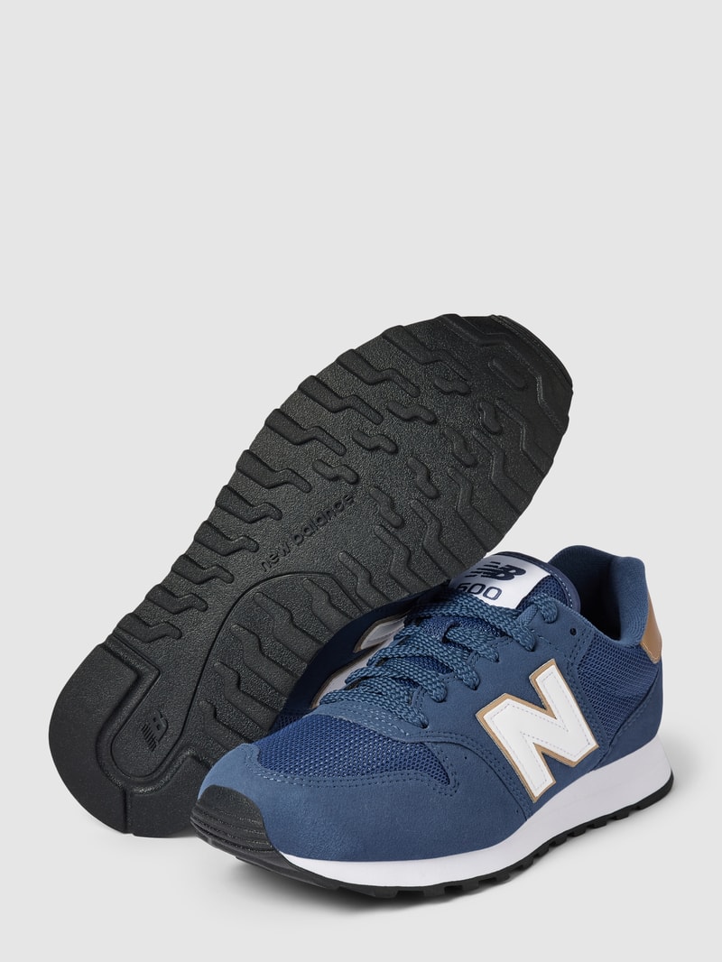 Sneaker mit Label-Detail in blau