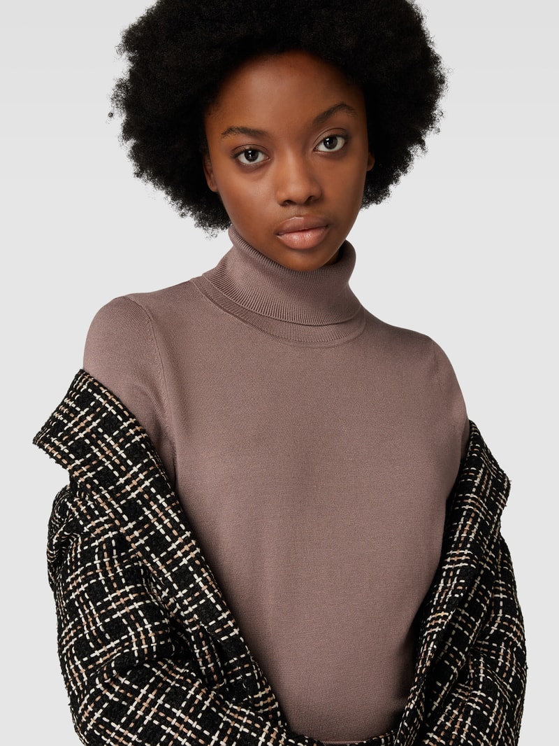 Longsleeve mit Rollkragen in taupe