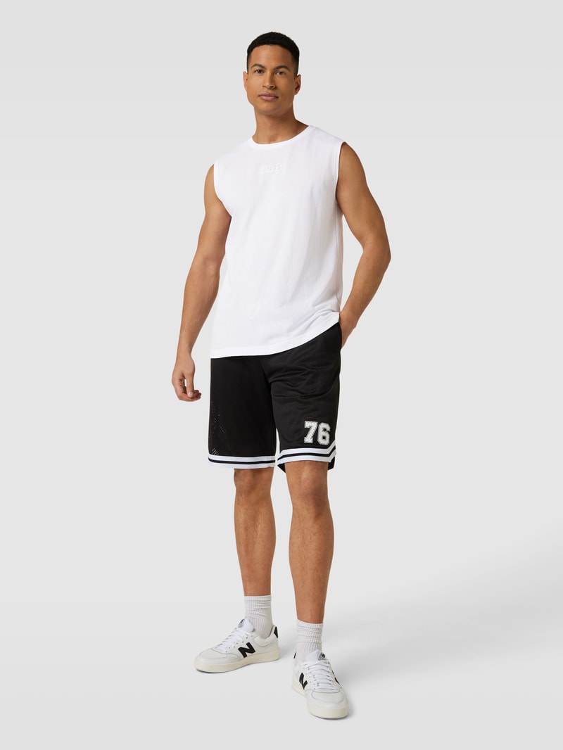 Tanktop mit Label-Detail Modell 'Tankcomfort' in weiß