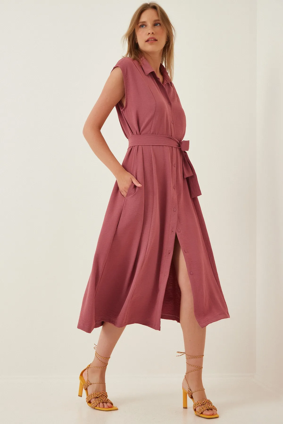 Happiness İstanbul  Dusty Rose Sommerhemdkleid aus Leinen-Viskose mit Gürtel für Damen DD00927