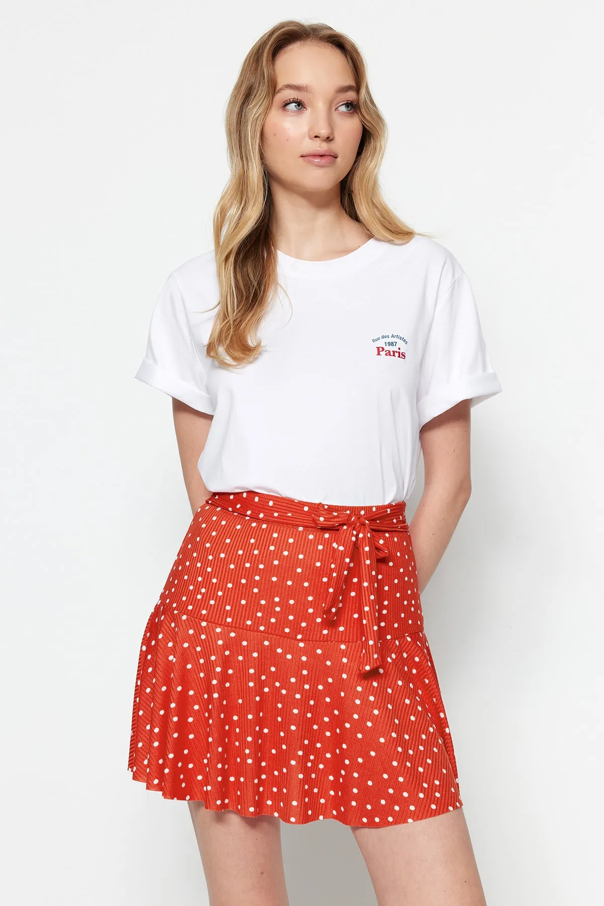Trendyol Collection  Shorts - Rosa - Mittlerer Bund