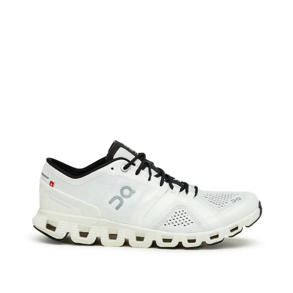 ON Cloud X 40.99702 / weiss