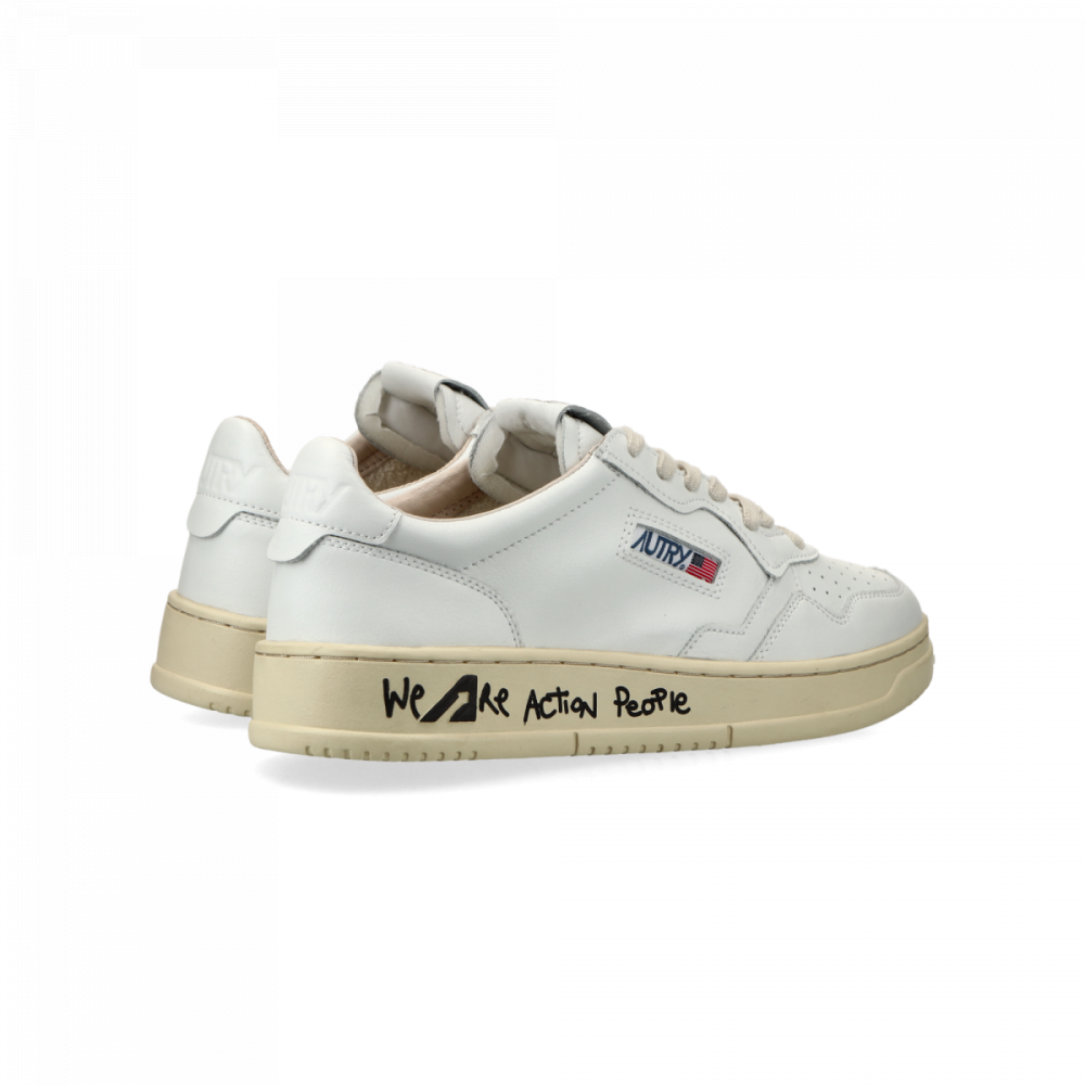Autry WMNS Medalist Low AULWLD06 / weiss