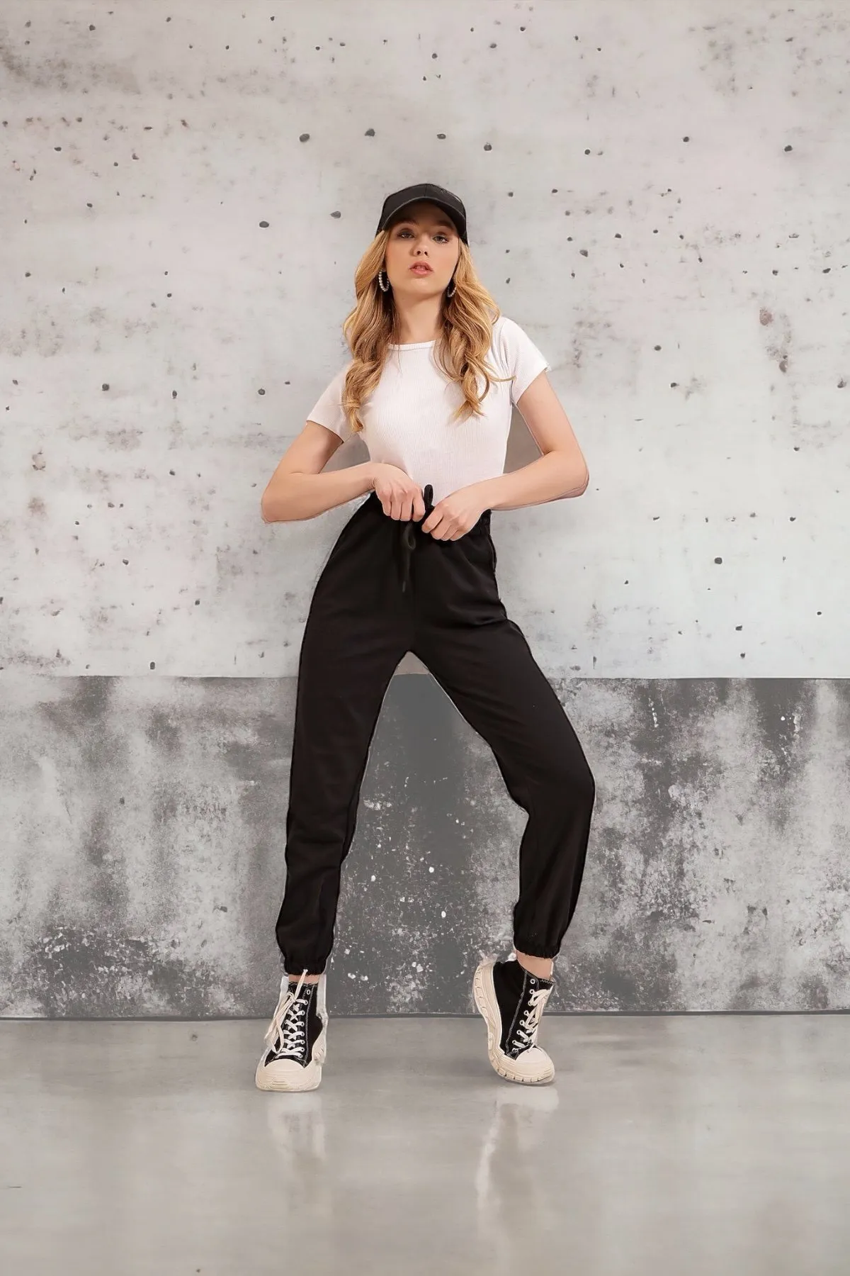 HAKKE  Schwarze Jogginghose mit Taschen für Damen