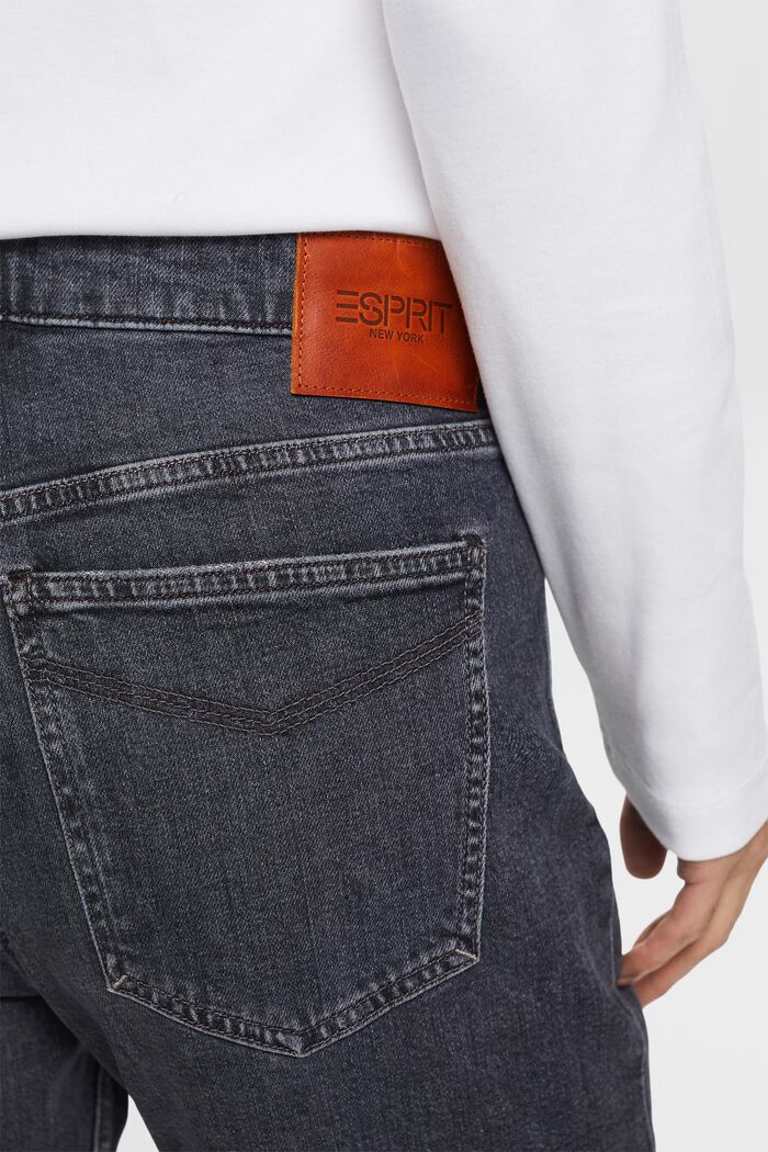 Lockere Retro-Jeans mit mittlerer Bundhöhe