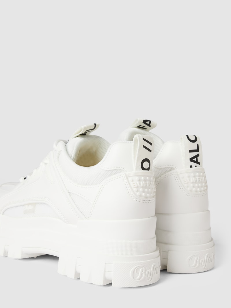 Plateau-Sneaker mit Label-Details Modell 'ASPHA' in weiß