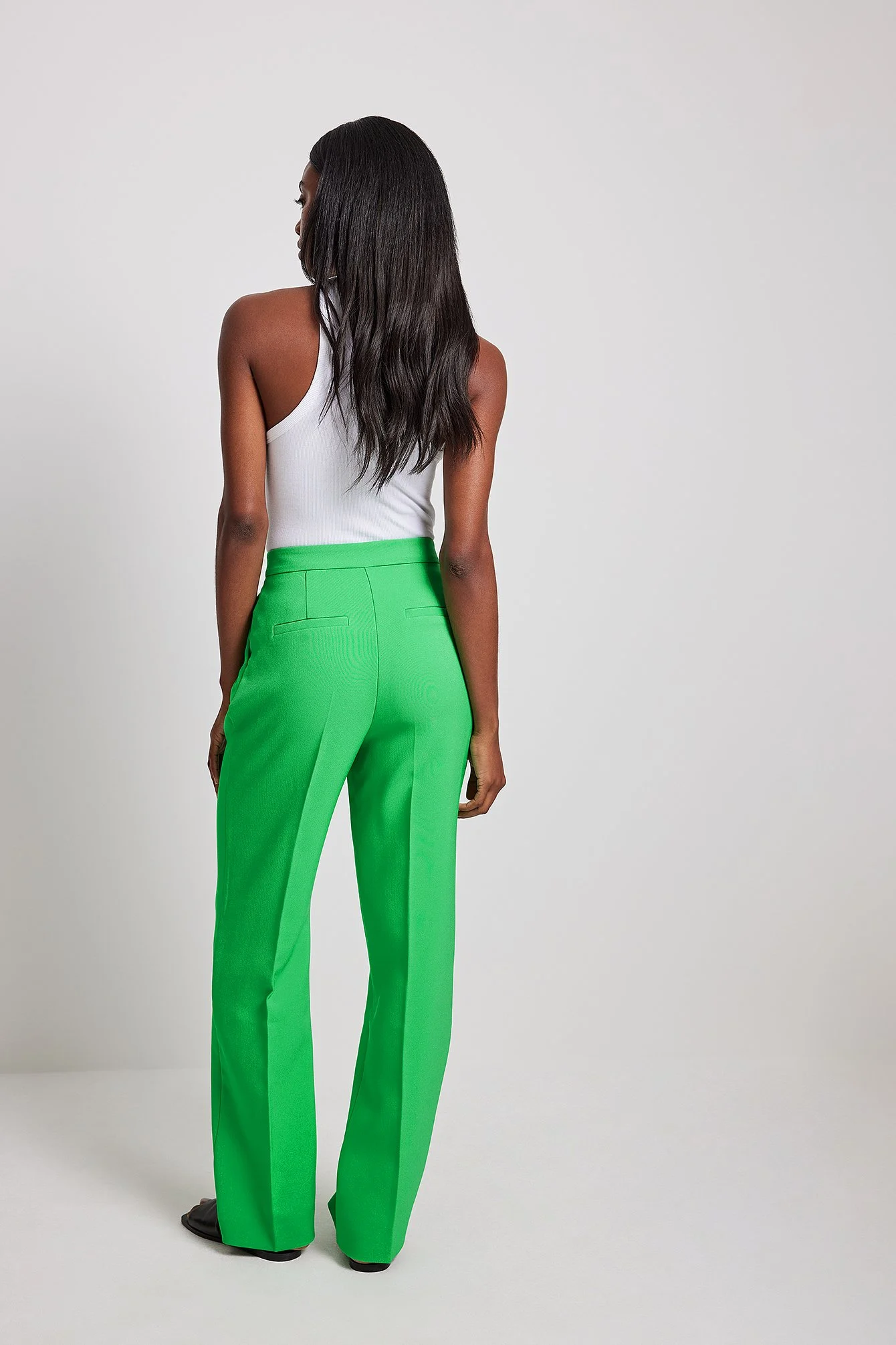 Recycelte plissierte Anzughose mit hoher Taille