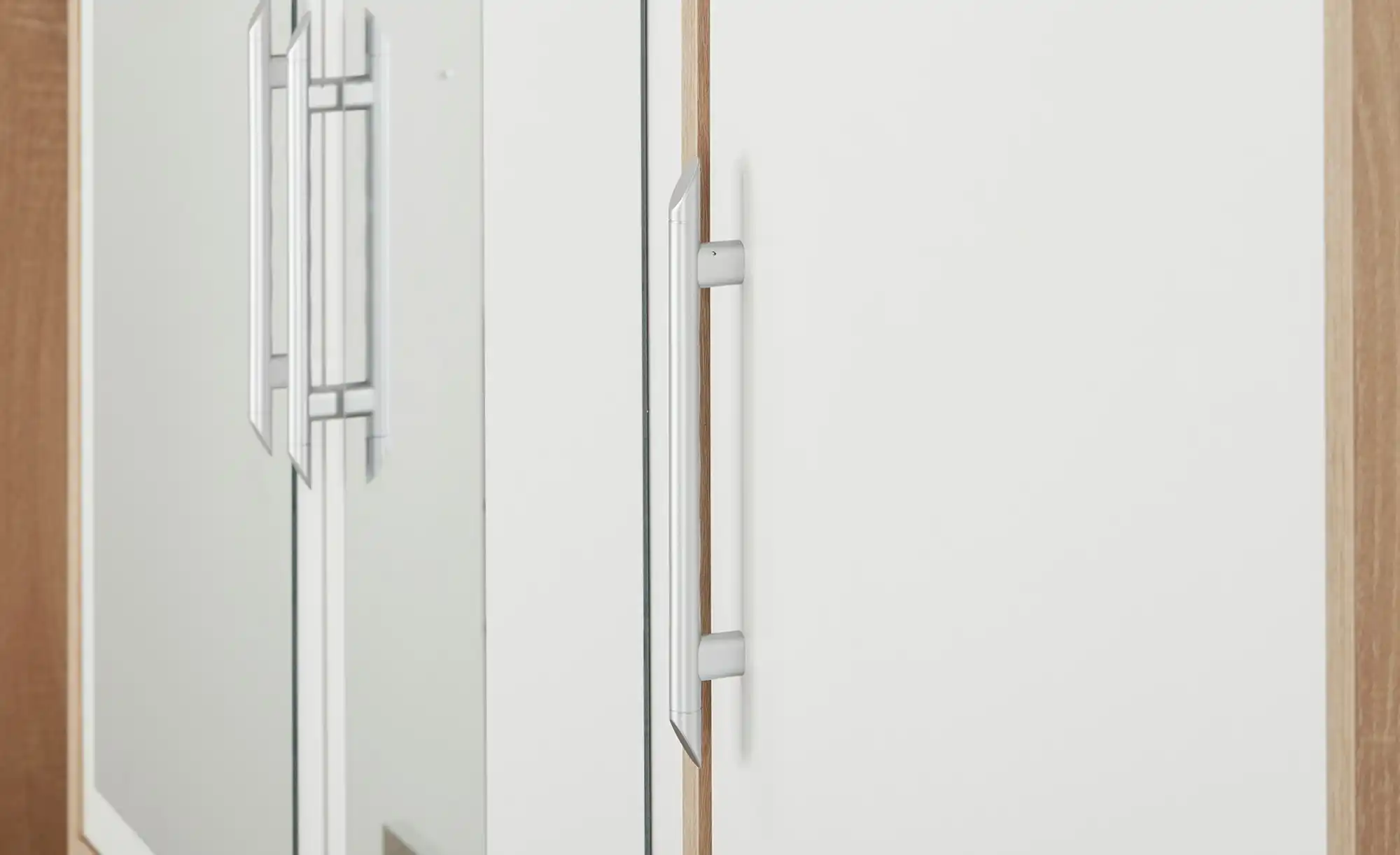 Kleiderschrank