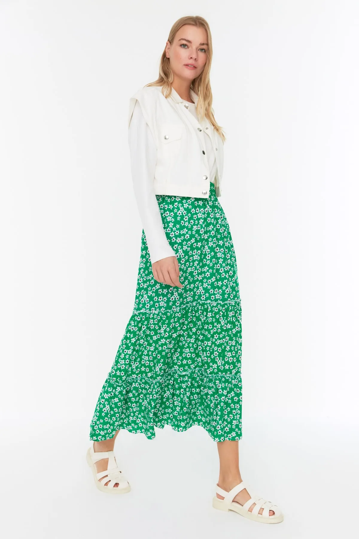Trendyol Modest  Grüner gewebter Rock mit Blumenmuster TCTSS22EE00000