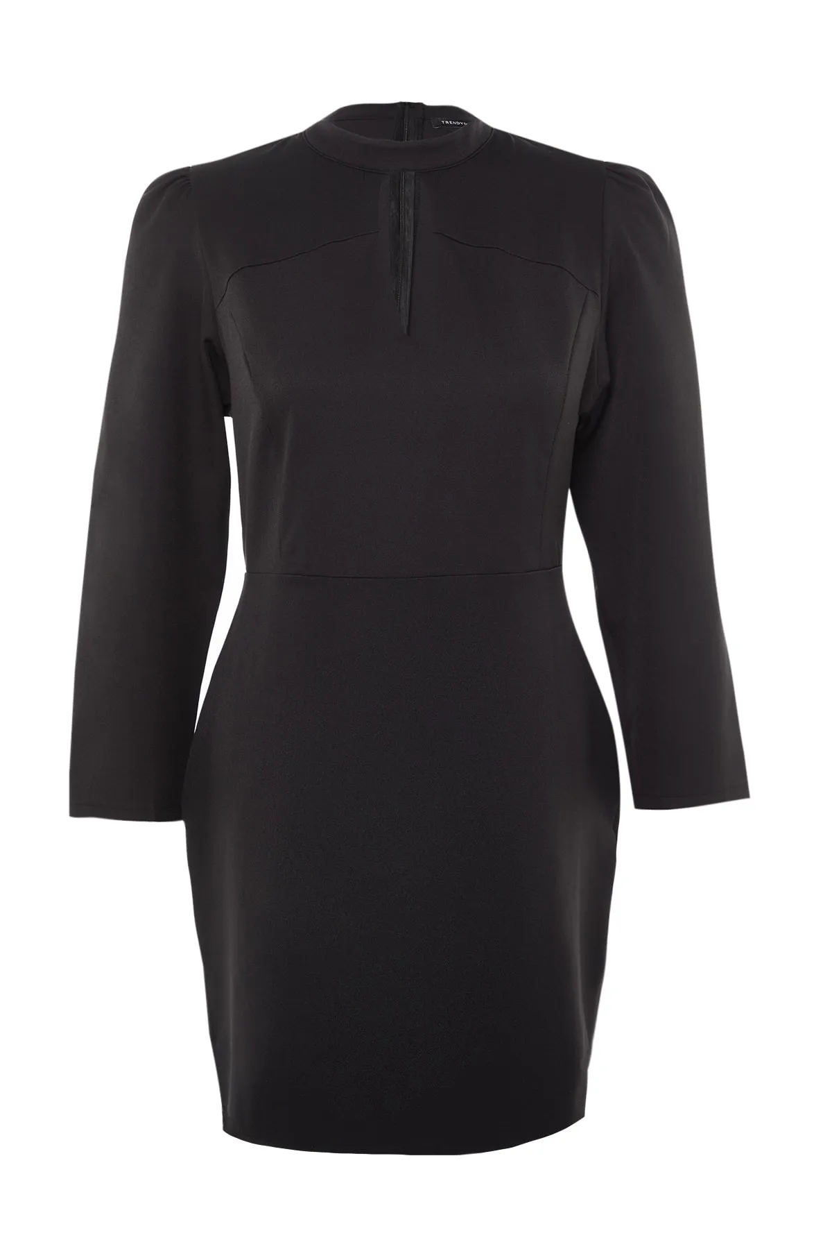 Trendyol Curve  Schwarzes Plus-Size-Kragen, tief ausgeschnittenes, ungefüttertes, langärmliges, figurbetontes Mini-Webkleid TBBAW23AH00040
