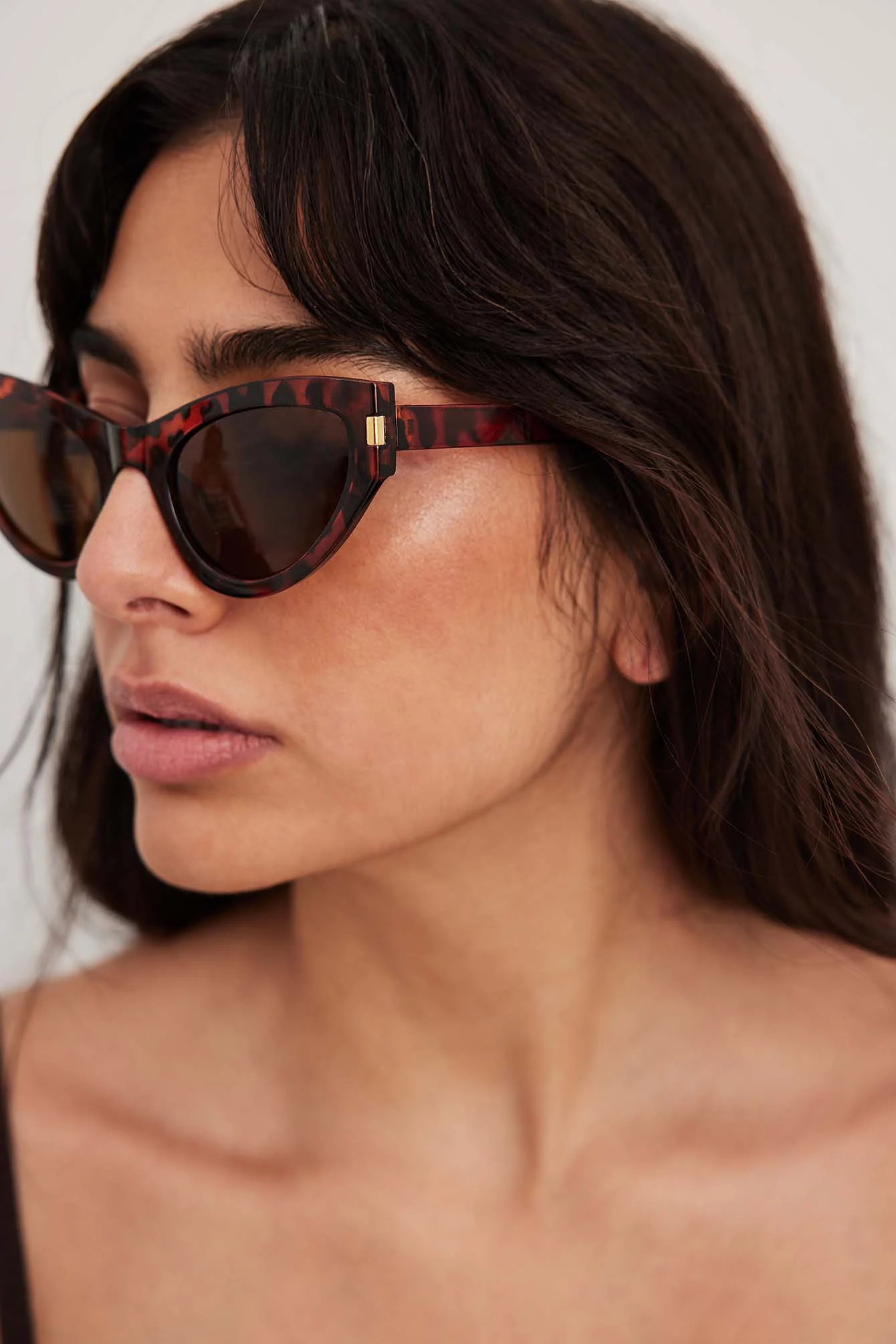 Spitz zulaufende Katzenaugen-Sonnenbrille
