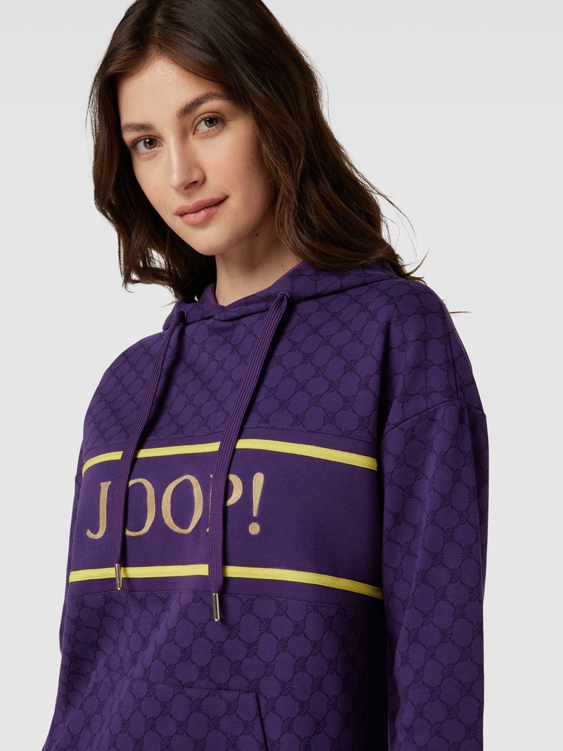 Hoodie mit Allover-Label-Print in lila