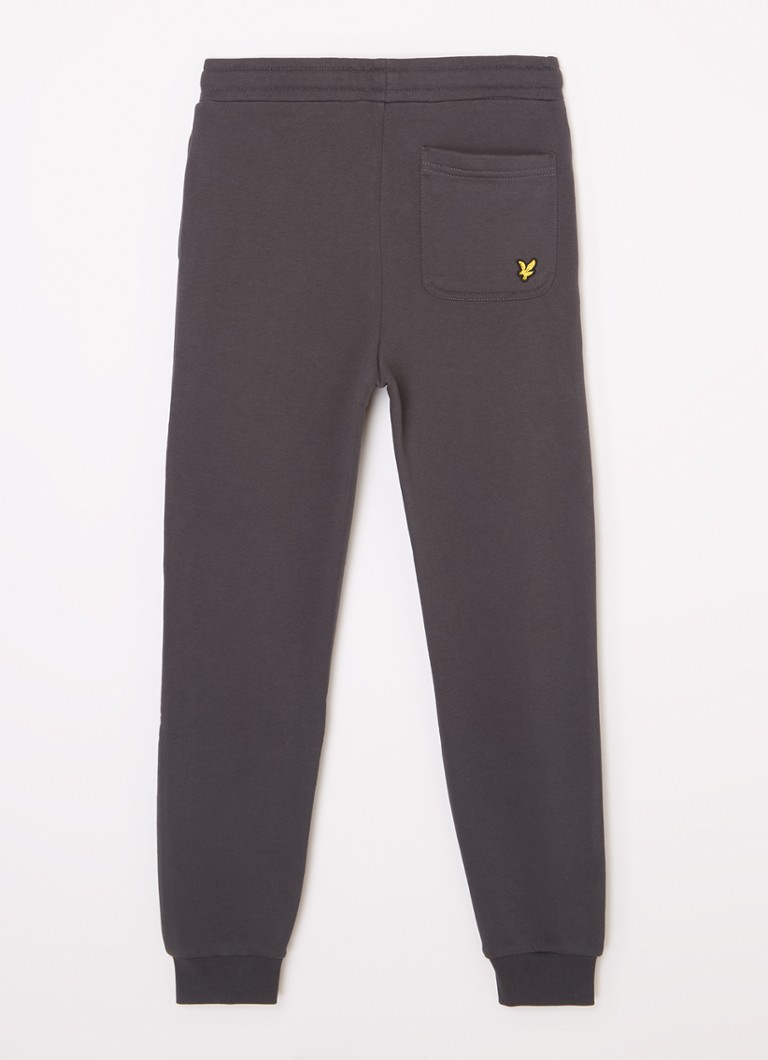 Pantaloni de trening slim fit de la Lyle & Scott, cu logo brodat.