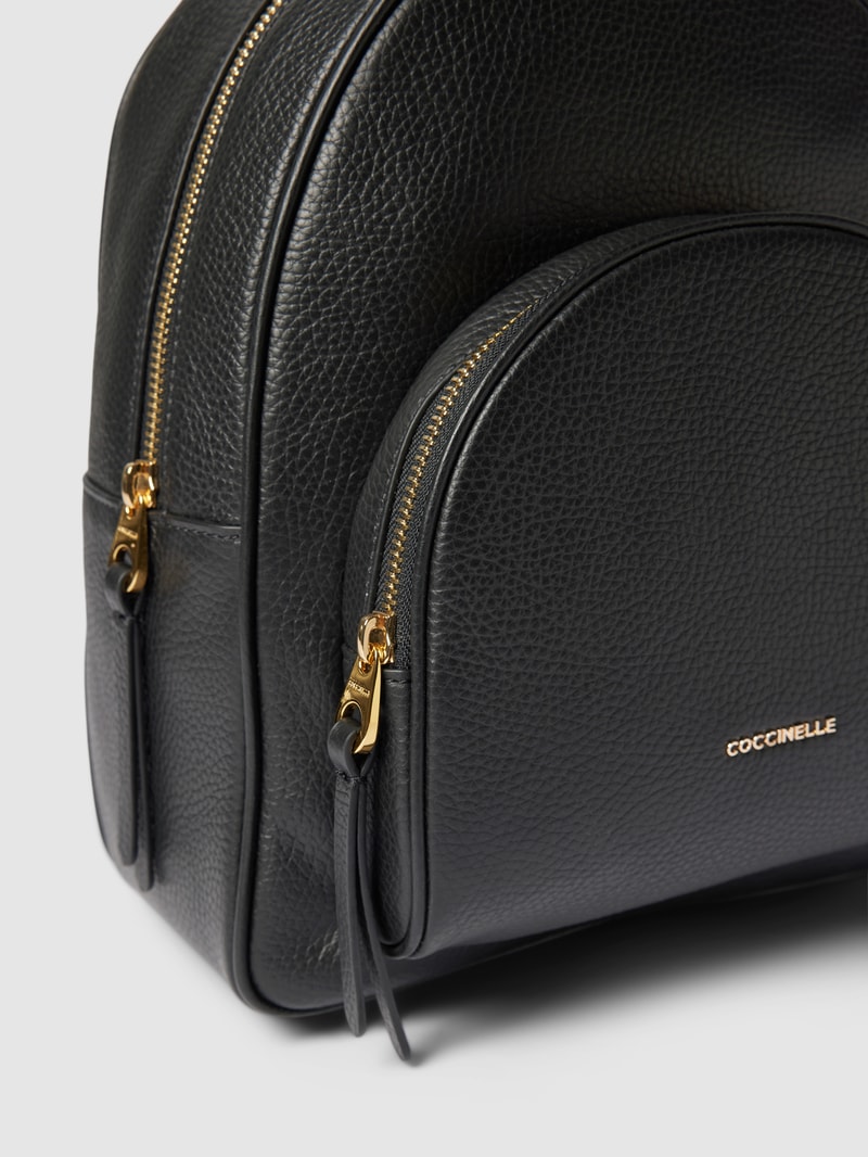 Rucksack mit Label-Applikation Modell 'COCCINELLE GLEEN' in schwarz