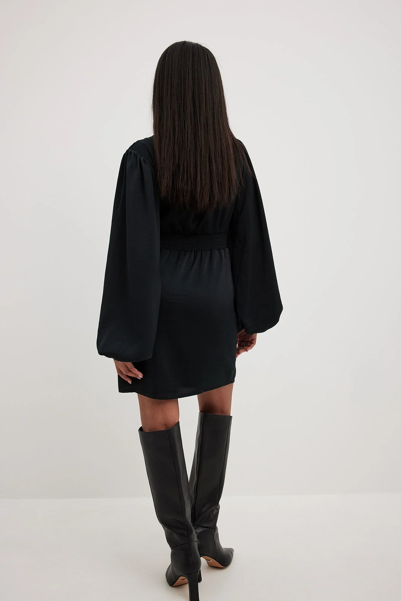 Minikleid mit Knöpfen vorne
