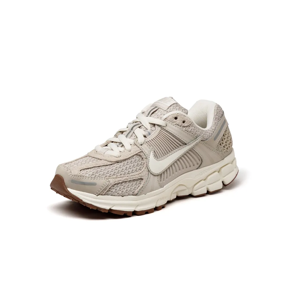 Nike Wmns Zoom Vomero 5 FZ3780 101 / braun