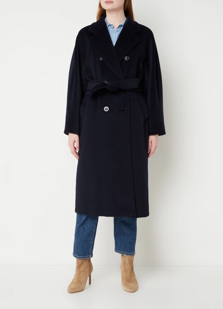 Palton MaxMara Icon 101801 cu două rânduri de nasturi și un aspect de cașmir.