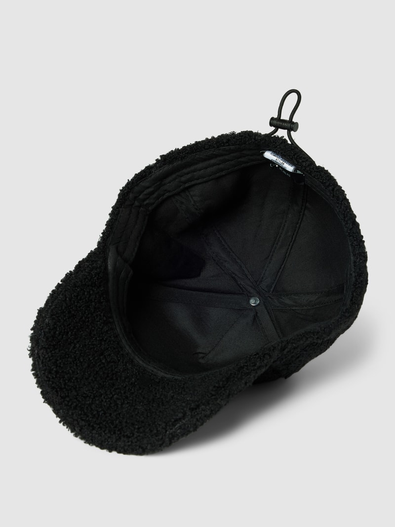 Basecap aus Teddyfell in schwarz