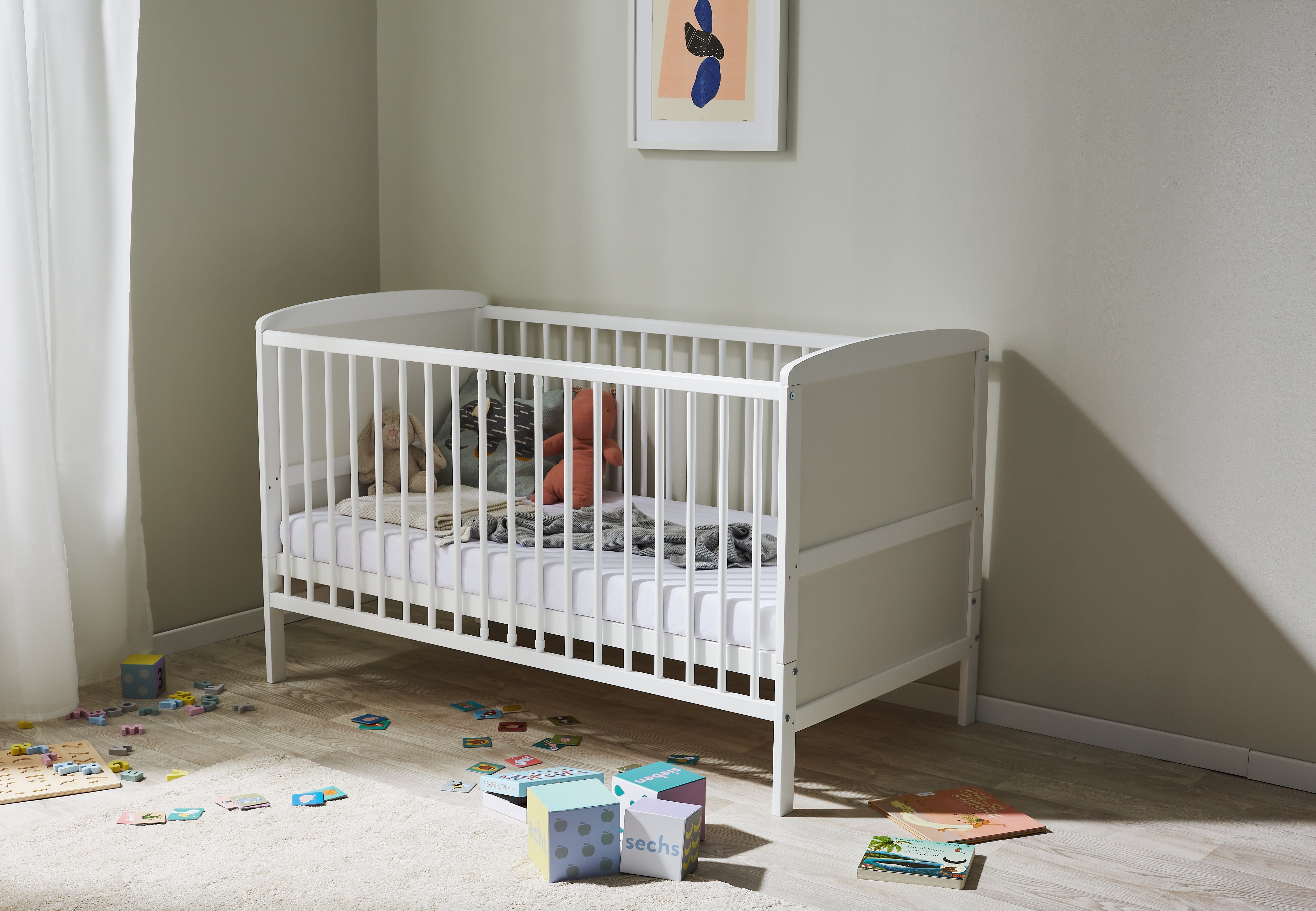 Kids Collective Babybett Kinderbett 70x140 cm umbaubares Gitterbett höhenverstellbar, herausnehmbare Sprossen optional mit Matratze, weiss Vollholz Kiefer