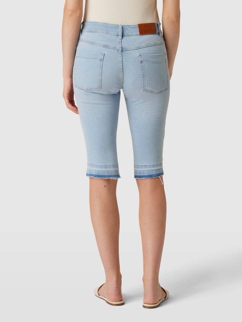 Caprijeans mit Eingrifftaschen Modell 'SARAH' in hellblau