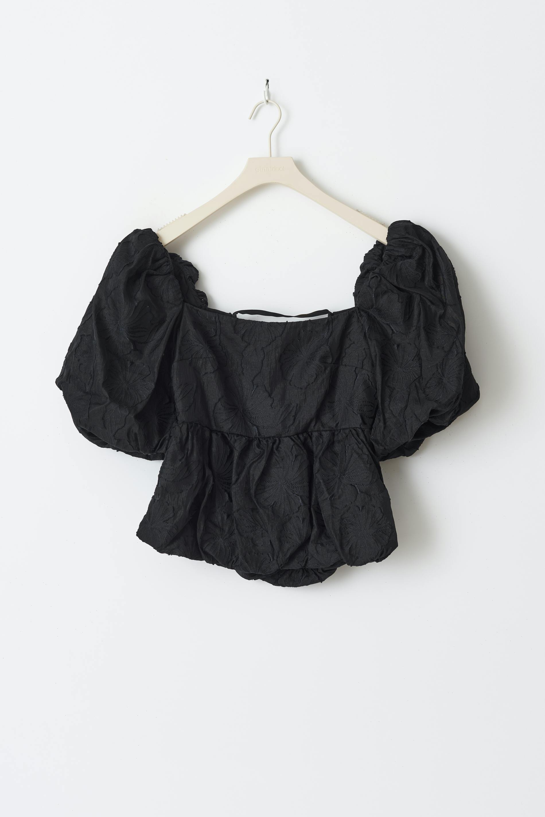 Puff sleeve blouse