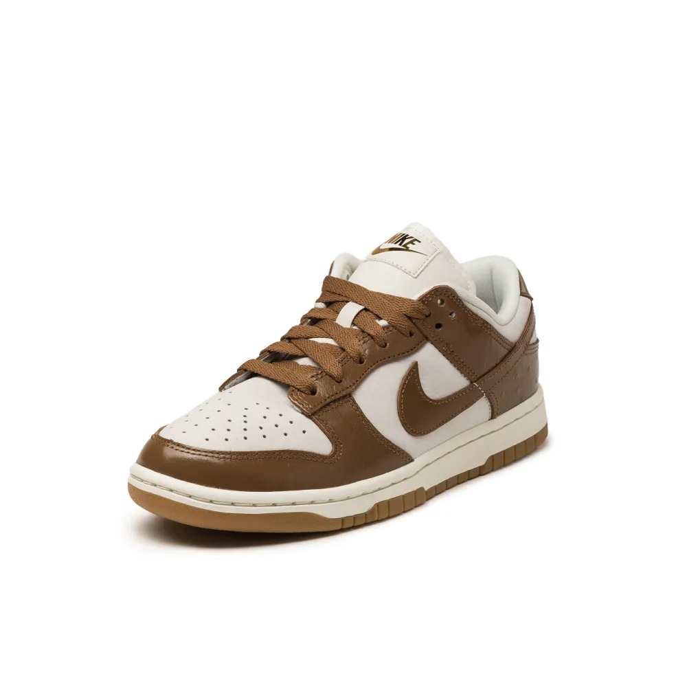 Nike Dunk Low WMNS LX FJ2260 001 / braun