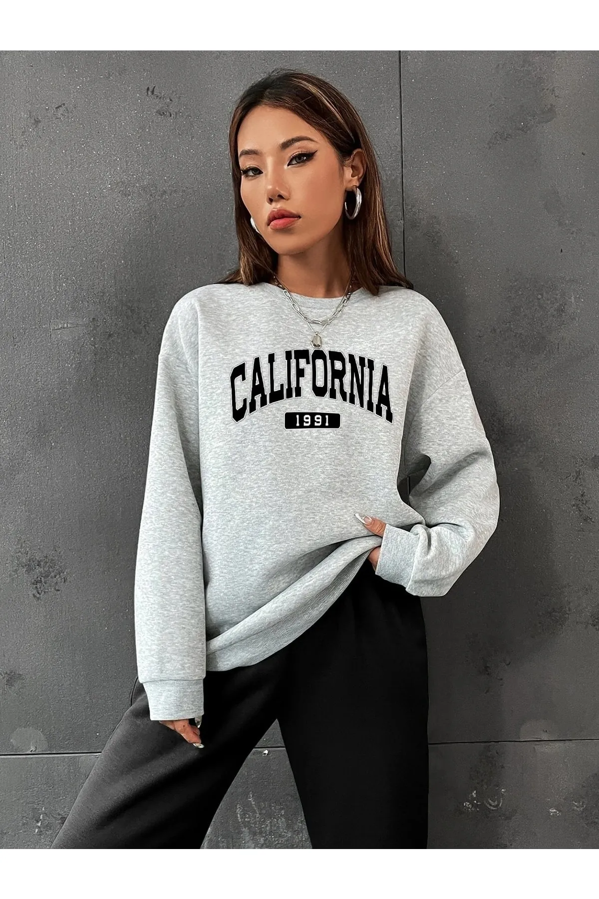 Know  Grau-schwarzes „California 1991“-Trainingsanzug-Set mit Übergröße und Oberteil für Damen