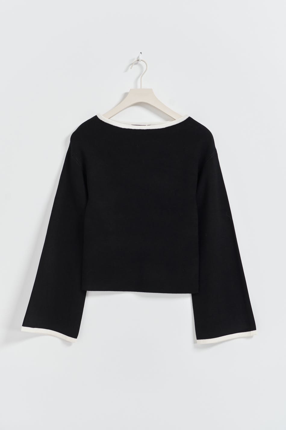 Wide sleeve knitted top