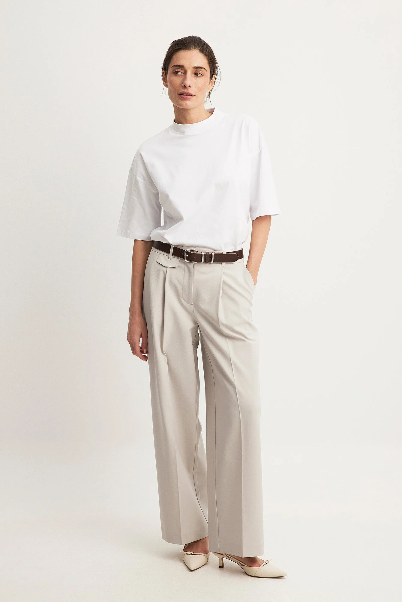 Anzughose mit mittlerer Taille und Fronttaschen