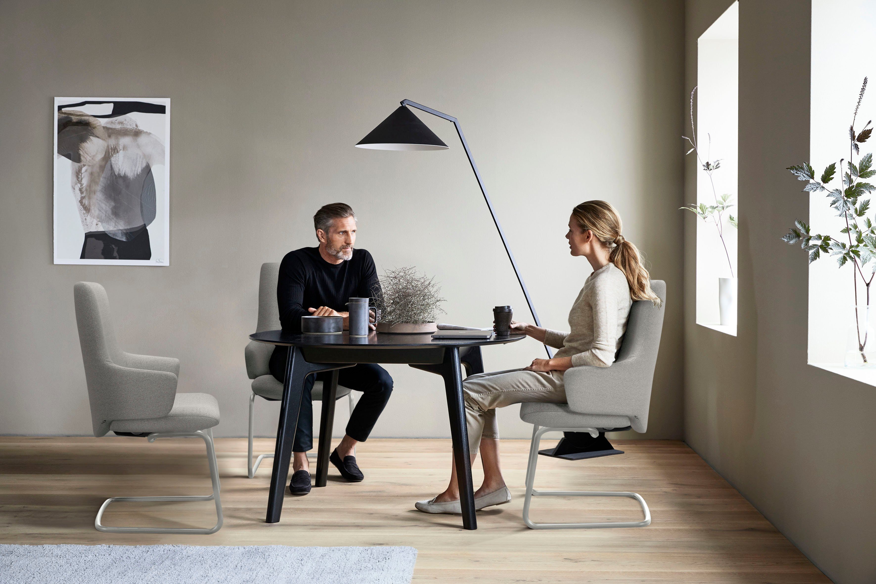 Stressless® Polsterstuhl Laurel, High Back mit Armlehne, Größe L, mit Beinen aus Stahl in Schwarz matt