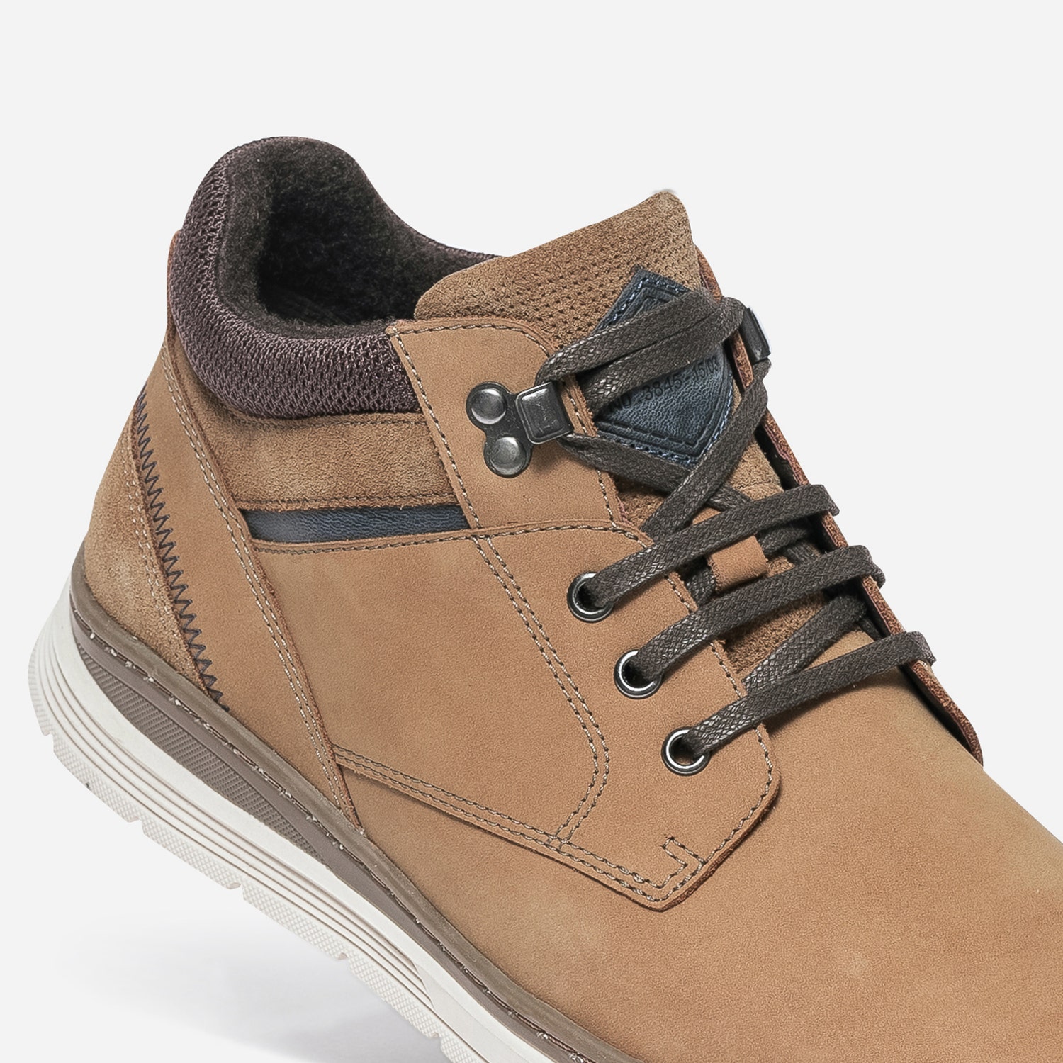 Boots à lacet camel en cuir nubuck