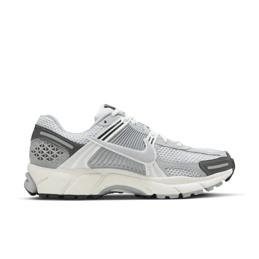 Nike Zoom Vomero 5 FD9919-001 / grau