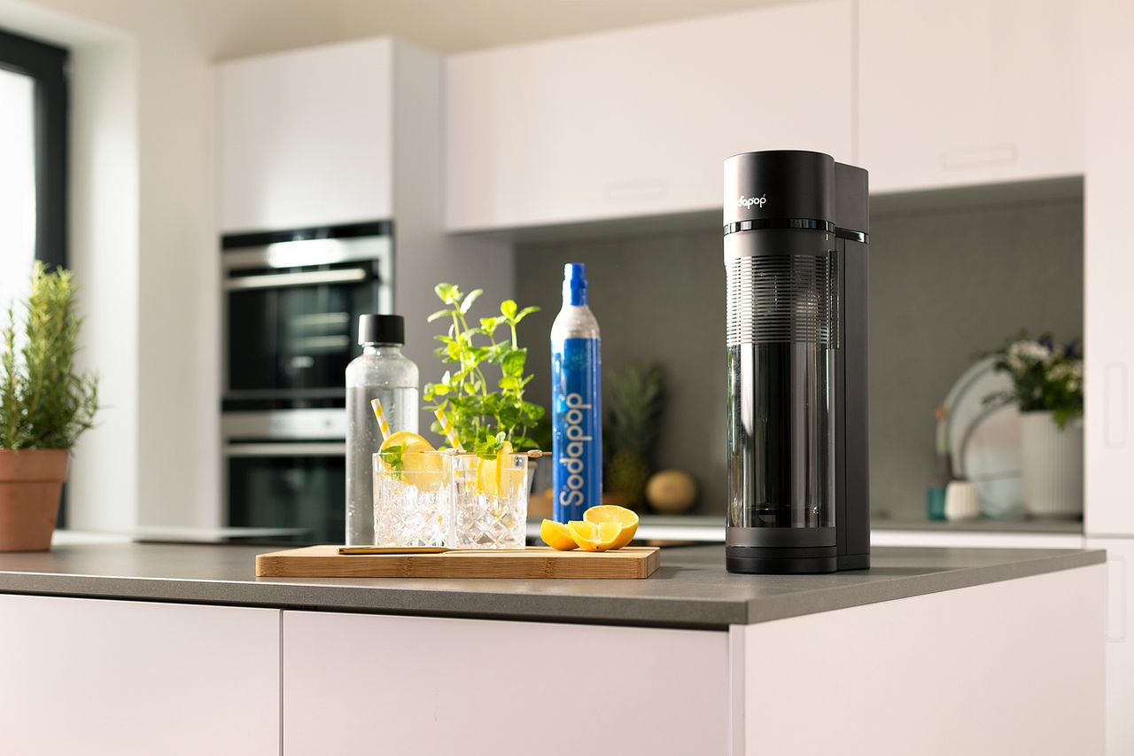 Sodapop Wassersprudler Logan matt schwarz, 2x 850ml   1x 600ml Glasflaschen