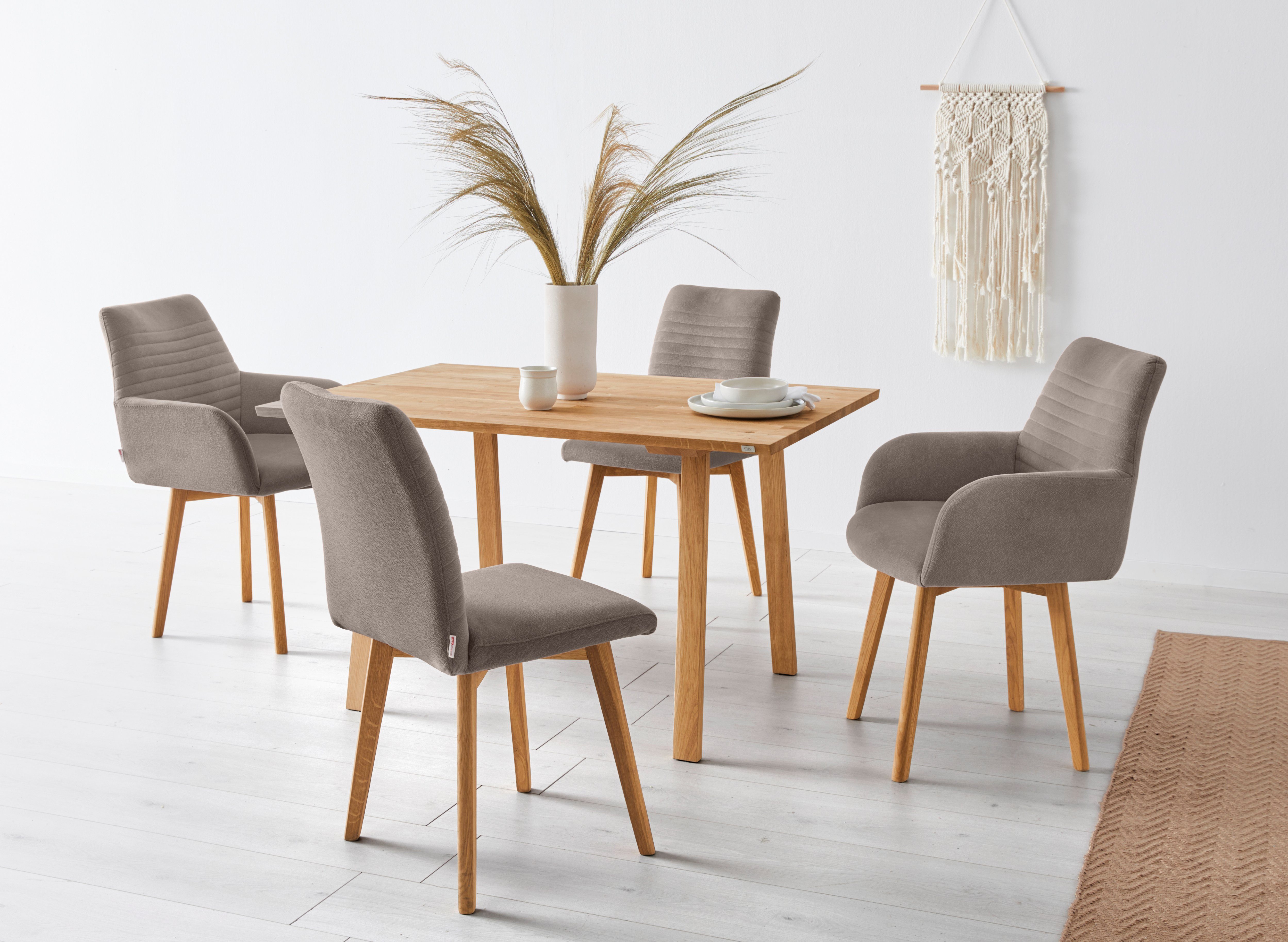 OTTO products 4-Fußstuhl Alessja (Set, 2 St), Bezug aus Microfaser, Gestell aus Eiche Massivholz