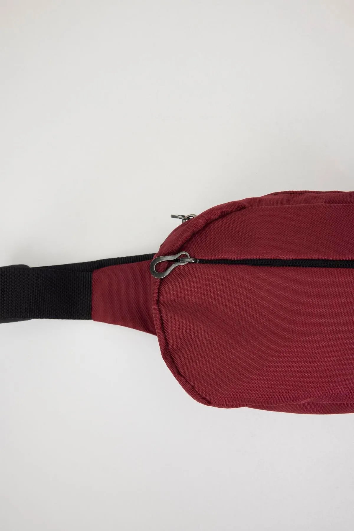 Tudors  Bordeauxrote Unisex-Schulter- und Gürteltasche - 2 Fächer